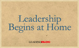 领导开始在家里